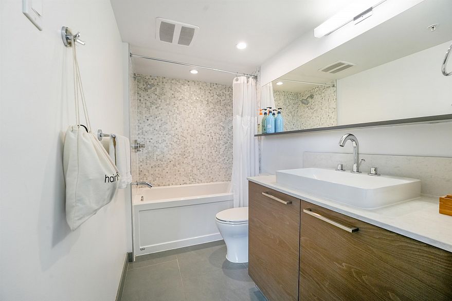 608 189 Keefer Street