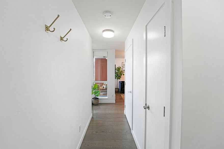 608 189 Keefer Street