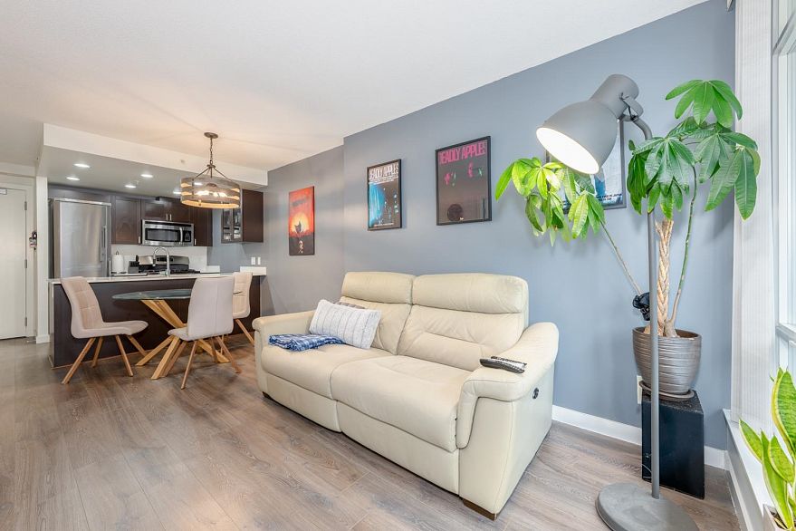 606 4815 Eldorado Mews