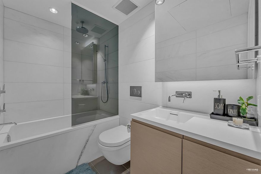 2212 1289 Hornby Street