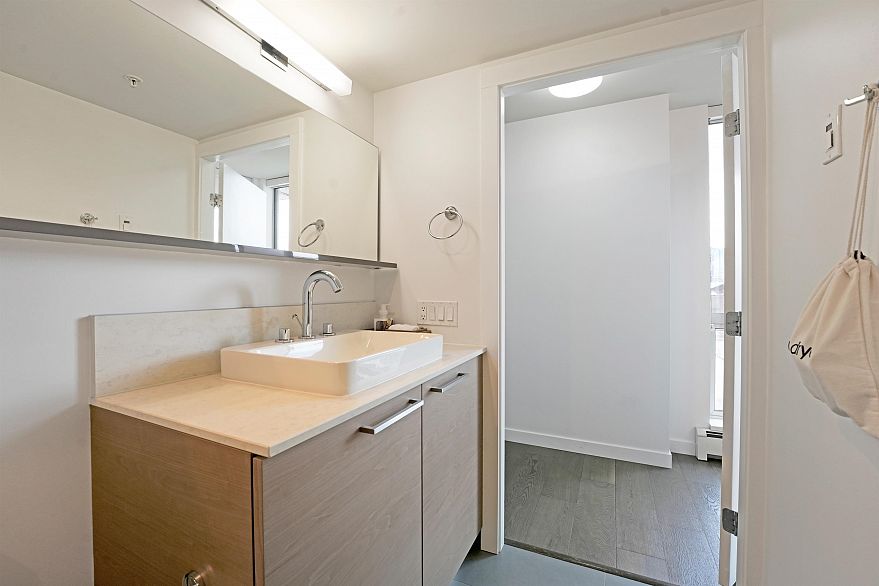 608 189 Keefer Street