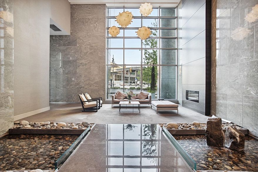 2201 277 Thurlow Street