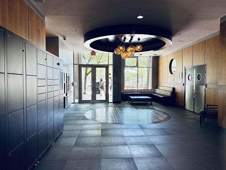 904 989 Beatty Street