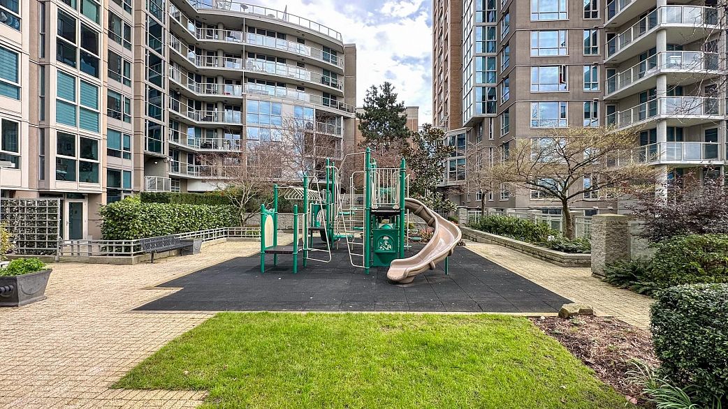 701 1318 Homer Street