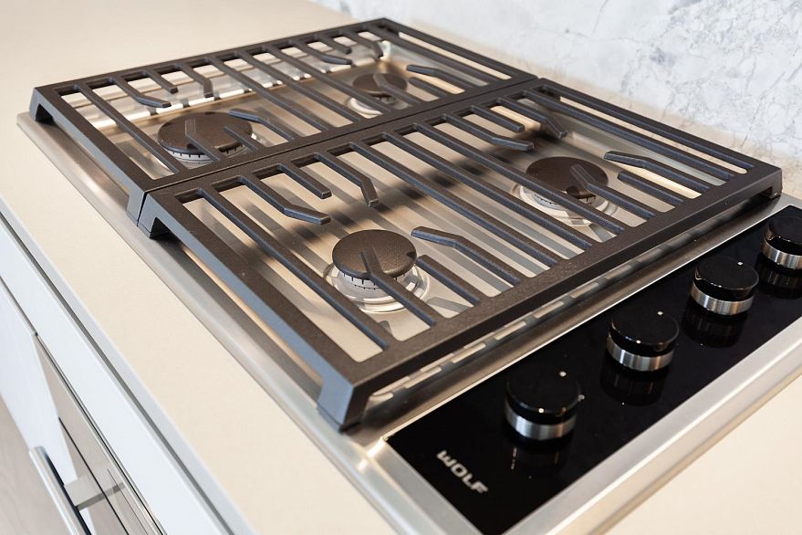 1701 889 Pacific Street