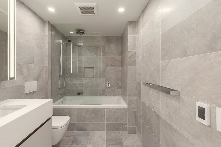 1701 889 Pacific Street