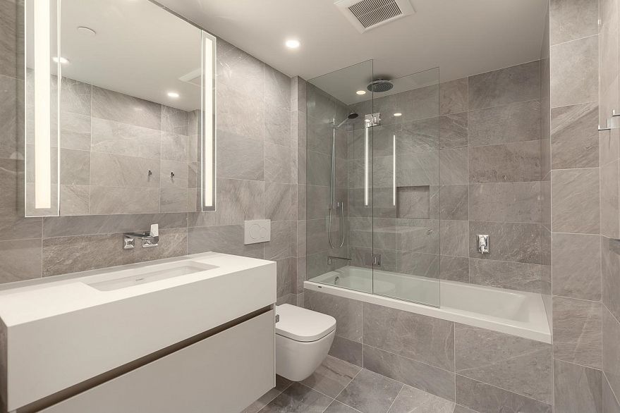 1701 889 Pacific Street