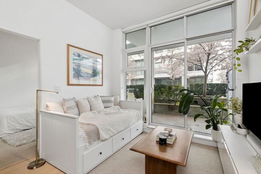 328 2220 Kingsway Street