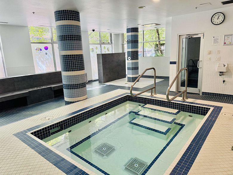 904 989 Beatty Street