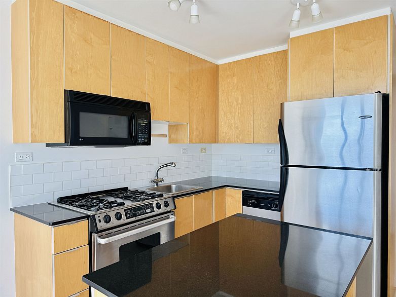 904 989 Beatty Street