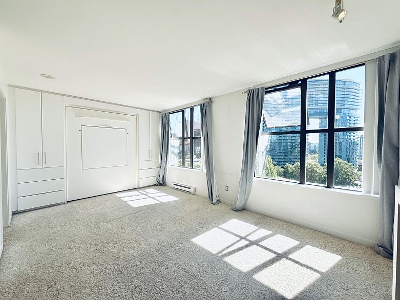 904 989 Beatty Street