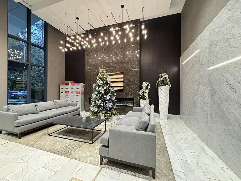 501 3487 Binning Road