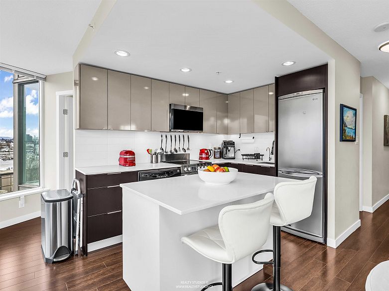 704 445 W 2nd Avenue