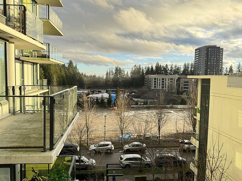 501 3487 Binning Road