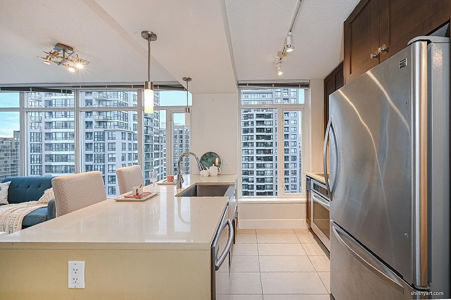 2407 888 Homer Street