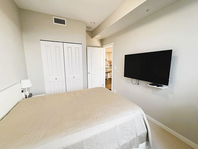 501 3487 Binning Road