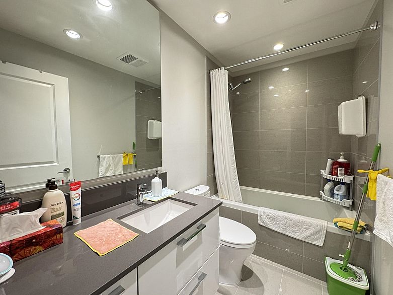 501 3487 Binning Road