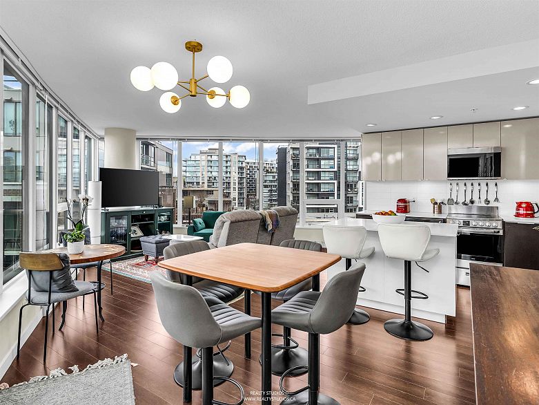 704 445 W 2nd Avenue