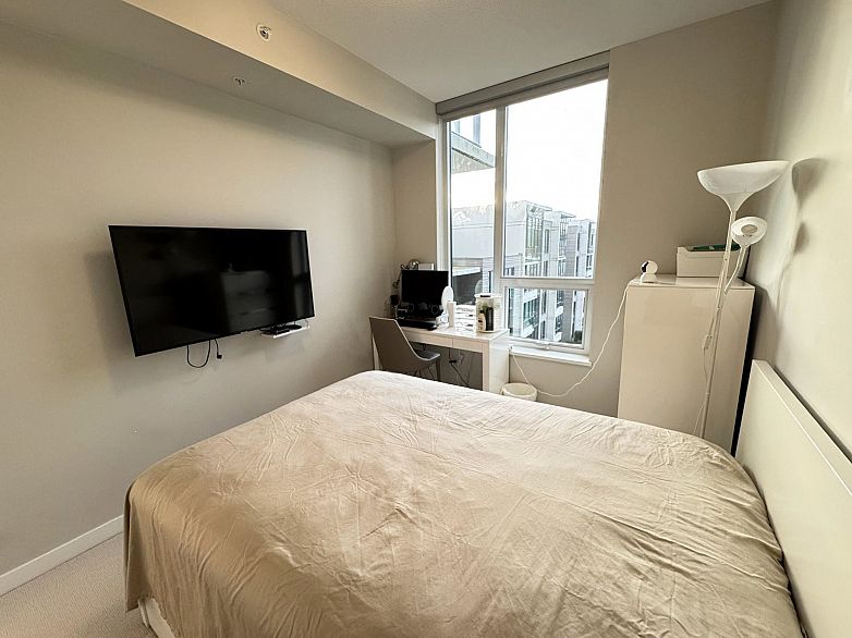 501 3487 Binning Road