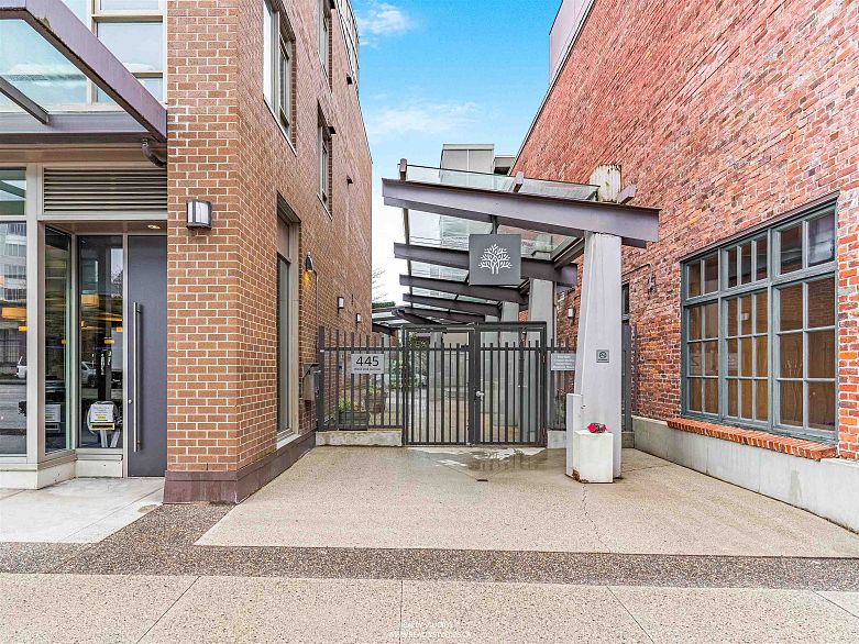 704 445 W 2nd Avenue