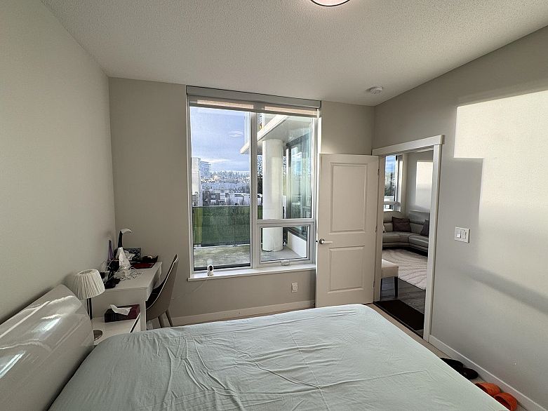 501 3487 Binning Road