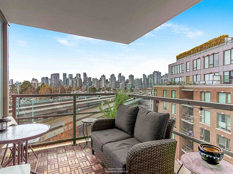 704 445 W 2nd Avenue