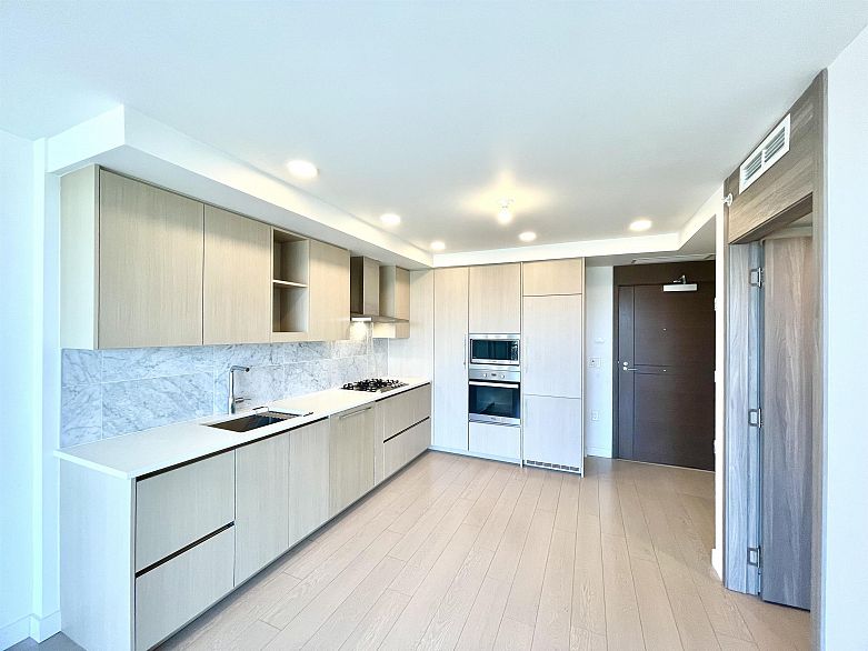 2708 455 SW Marine Drive