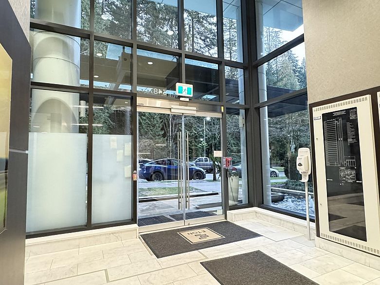 501 3487 Binning Road