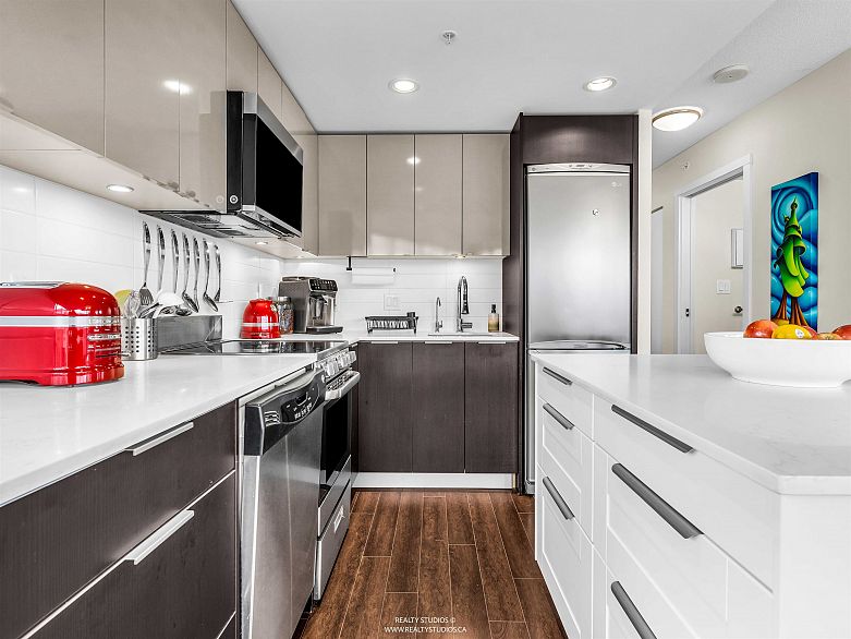 704 445 W 2nd Avenue