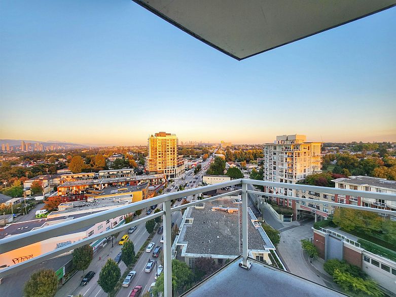 1307 4028 Knight Street