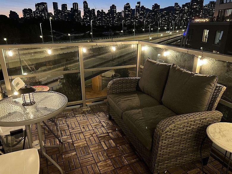 704 445 W 2nd Avenue