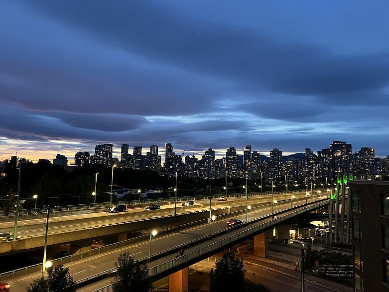 704 445 W 2nd Avenue