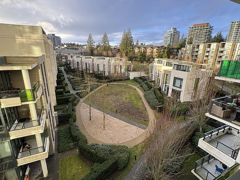 501 3487 Binning Road