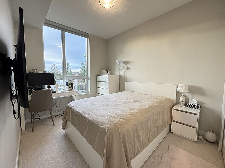 501 3487 Binning Road