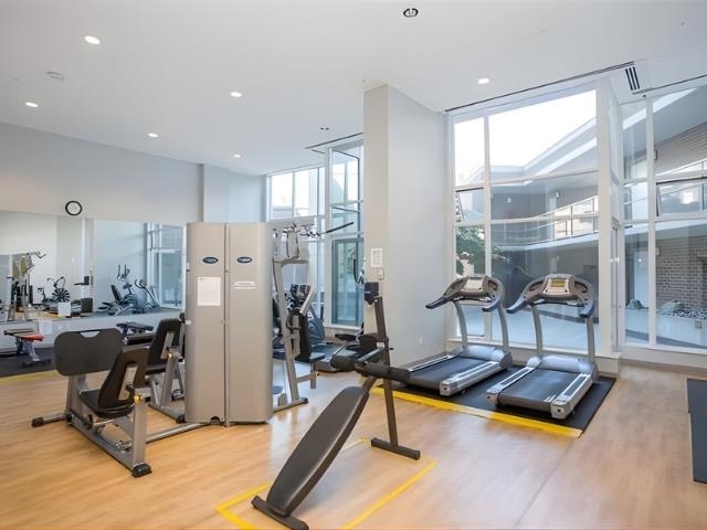 704 445 W 2nd Avenue