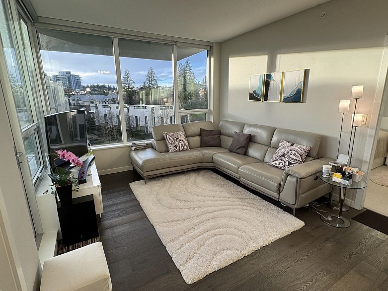 501 3487 Binning Road