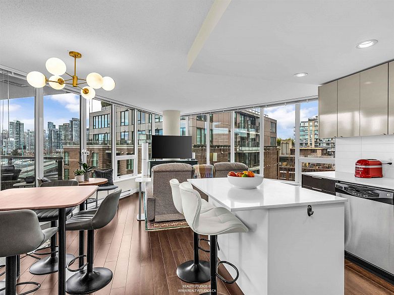 704 445 W 2nd Avenue