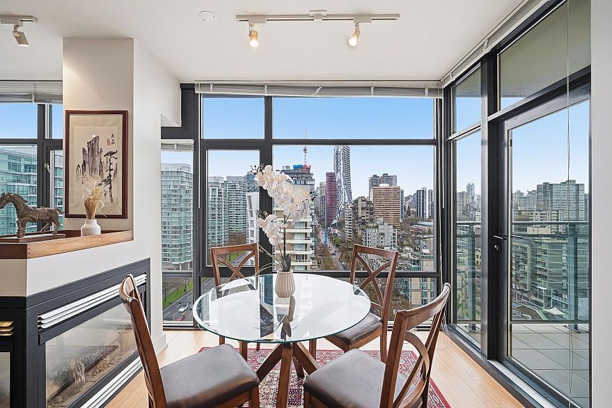 1602 1863 Alberni Street