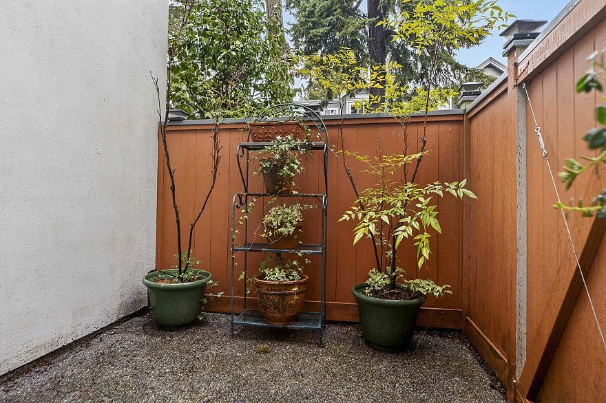 8489 Nanaimo Street