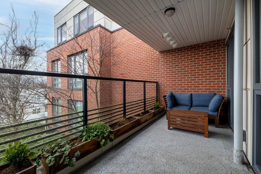 413 2477 Carolina Street