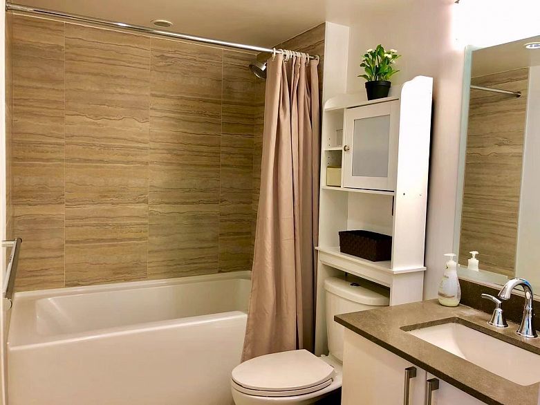 613 1887 Crowe Street