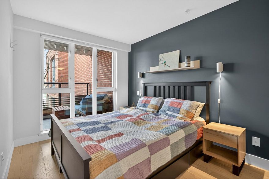 413 2477 Carolina Street