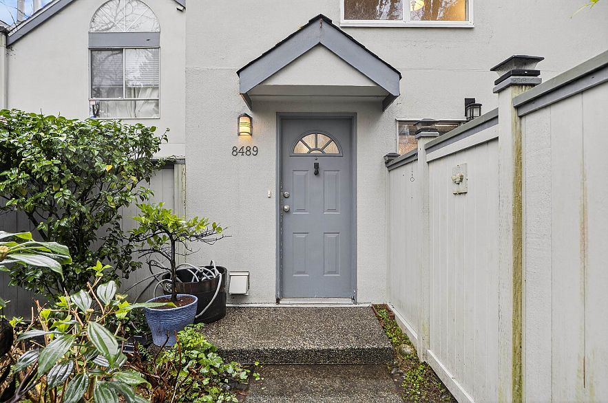 8489 Nanaimo Street