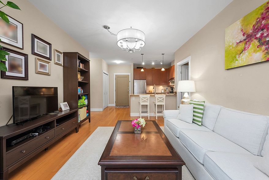 202 6268 Eagles Drive