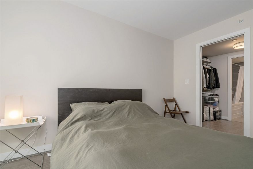 1404 1323 Homer Street