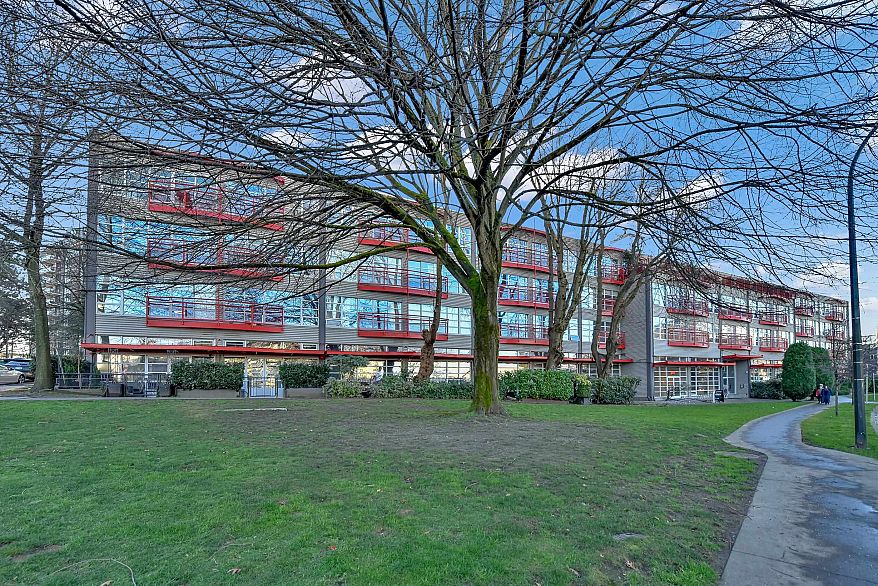 305 350 E 2nd Avenue