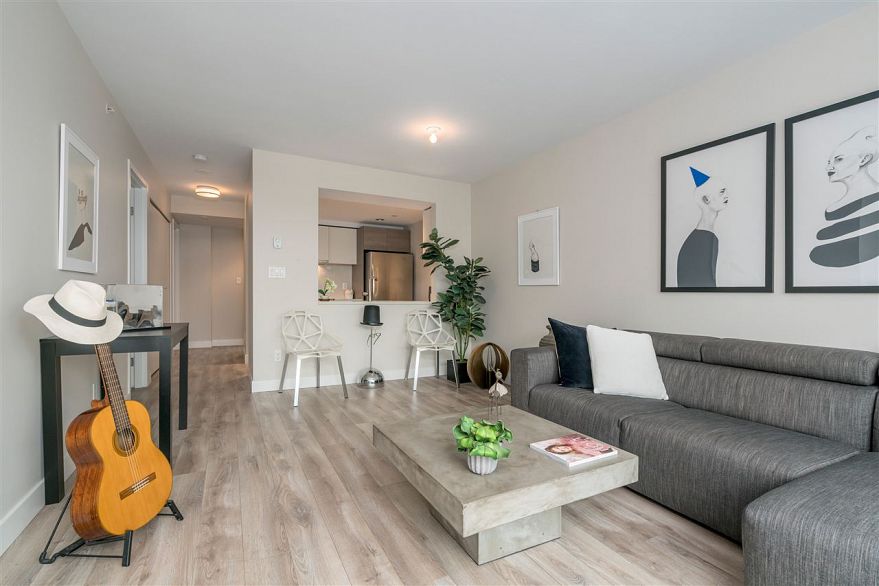 1404 1323 Homer Street