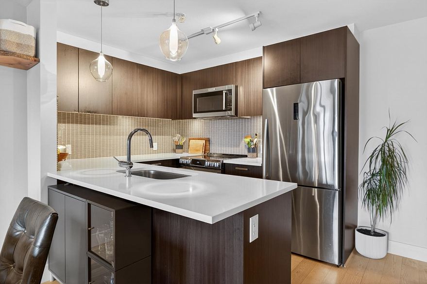 413 2477 Carolina Street