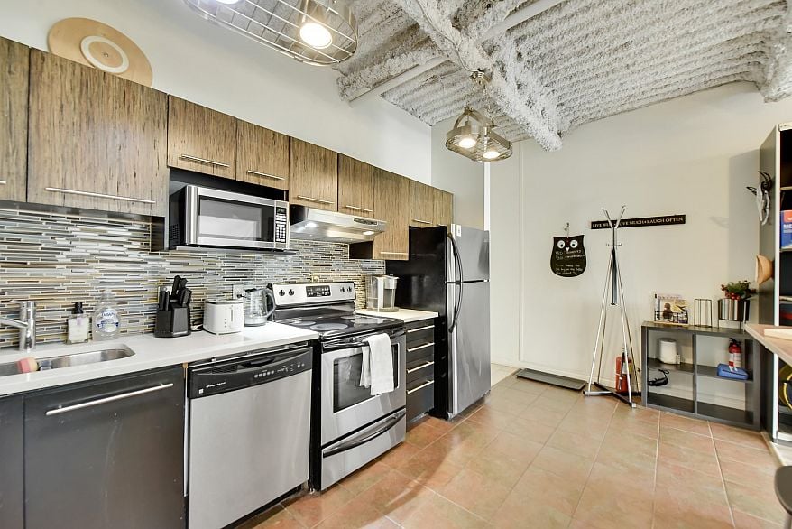 305 350 E 2nd Avenue