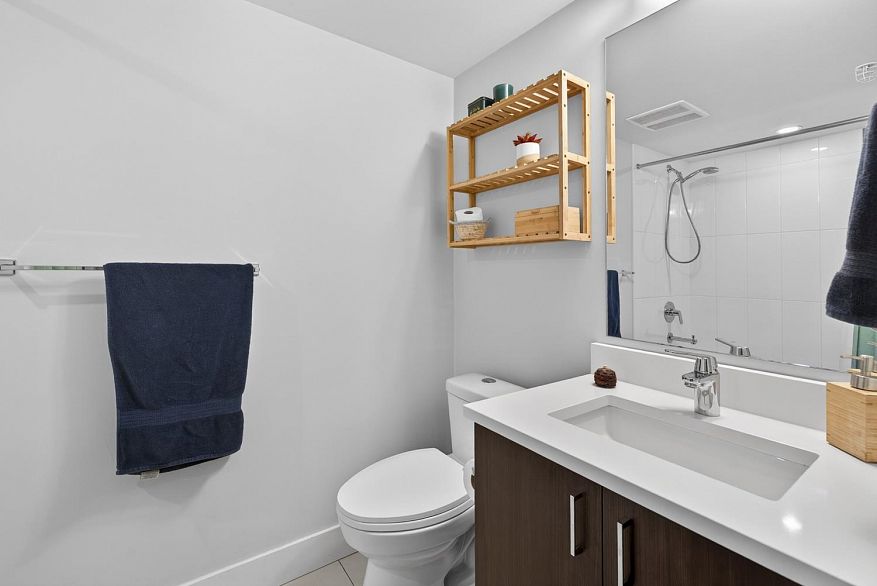 413 2477 Carolina Street